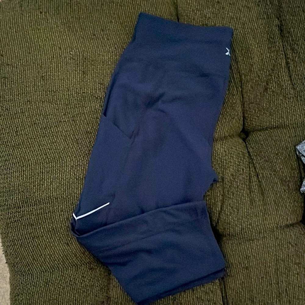 Xersion Quick Dry Capri leggings